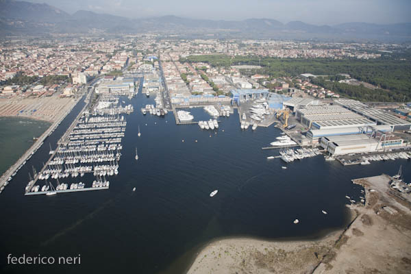 Viareggio, il porto e la darsena