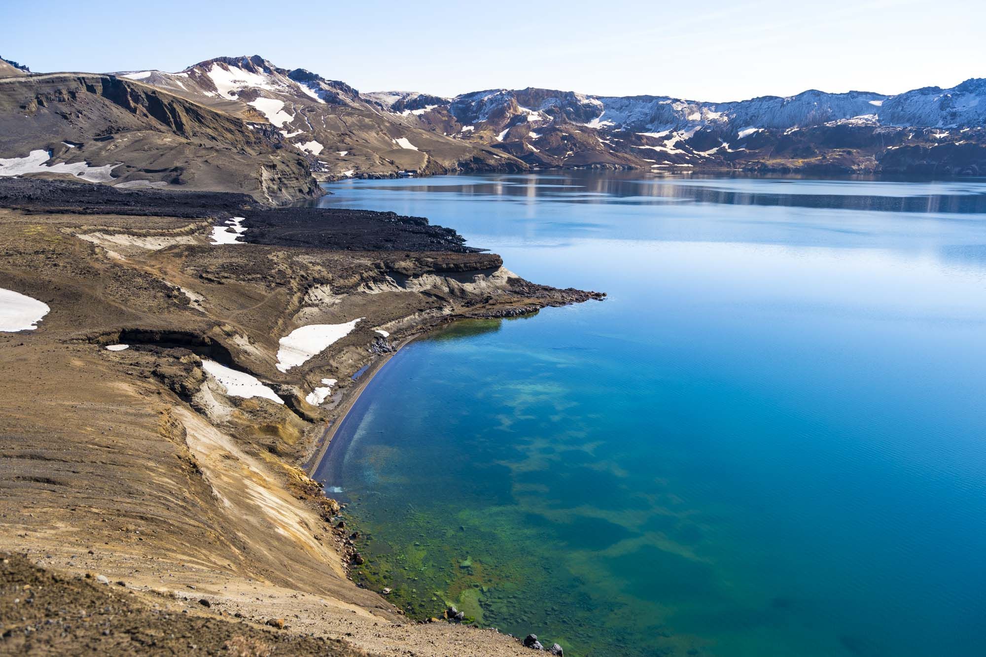 �skjuvatn, the large blue lake inside the Askja caldera