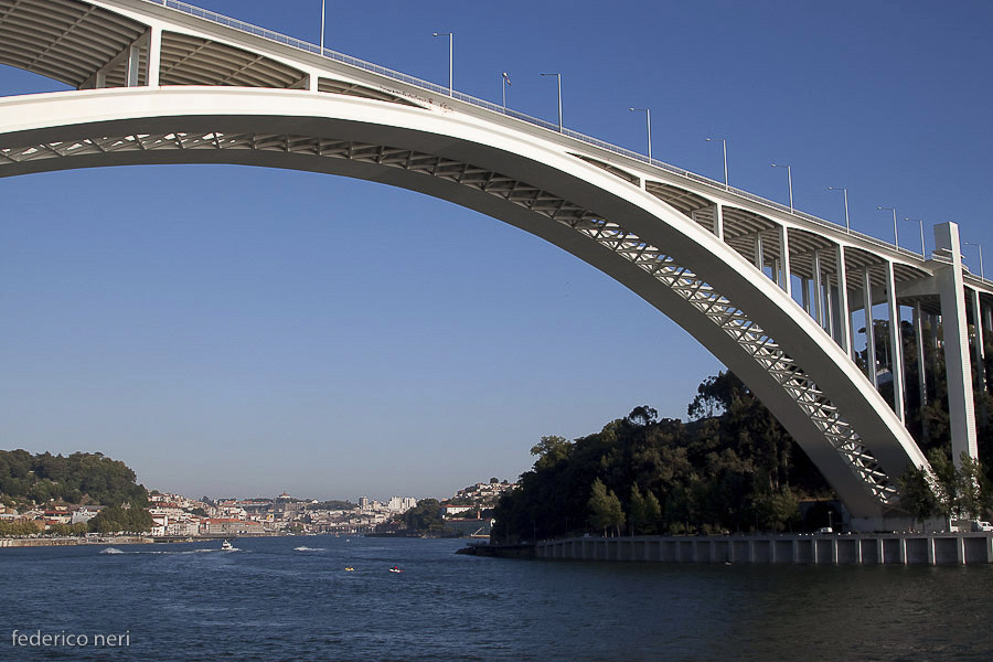 Oporto, ponte Arr�bida