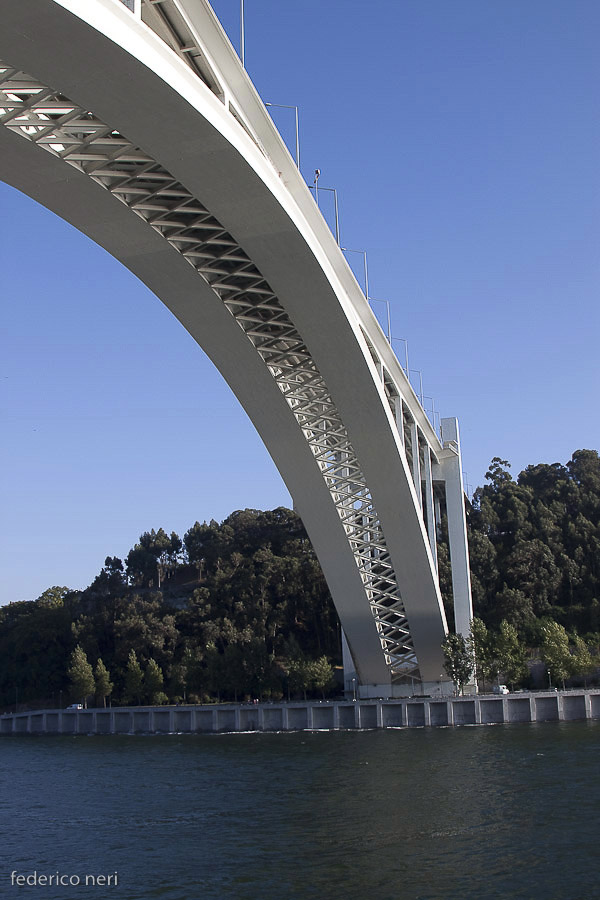 Oporto, ponte Arr�bida