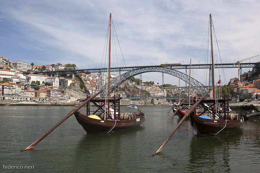 Tradizionali imbarcazioni per il trasporto del vino di Porto
