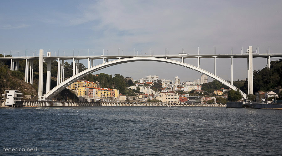 Oporto, vista sul fiume Douro